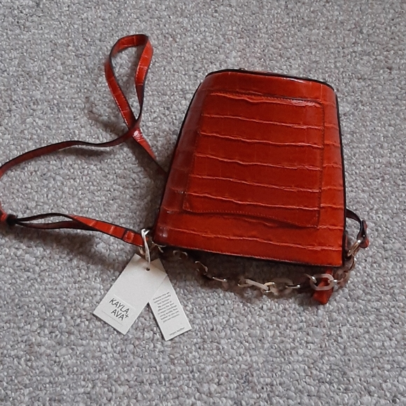 New Kayla & Ava Round Bottom Crossbody Bag - Picture 5 of 11